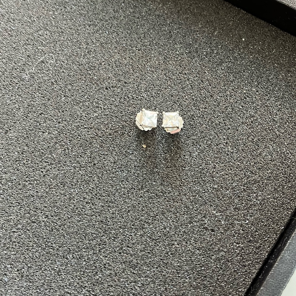 💐Lia Sophia square stud earrings